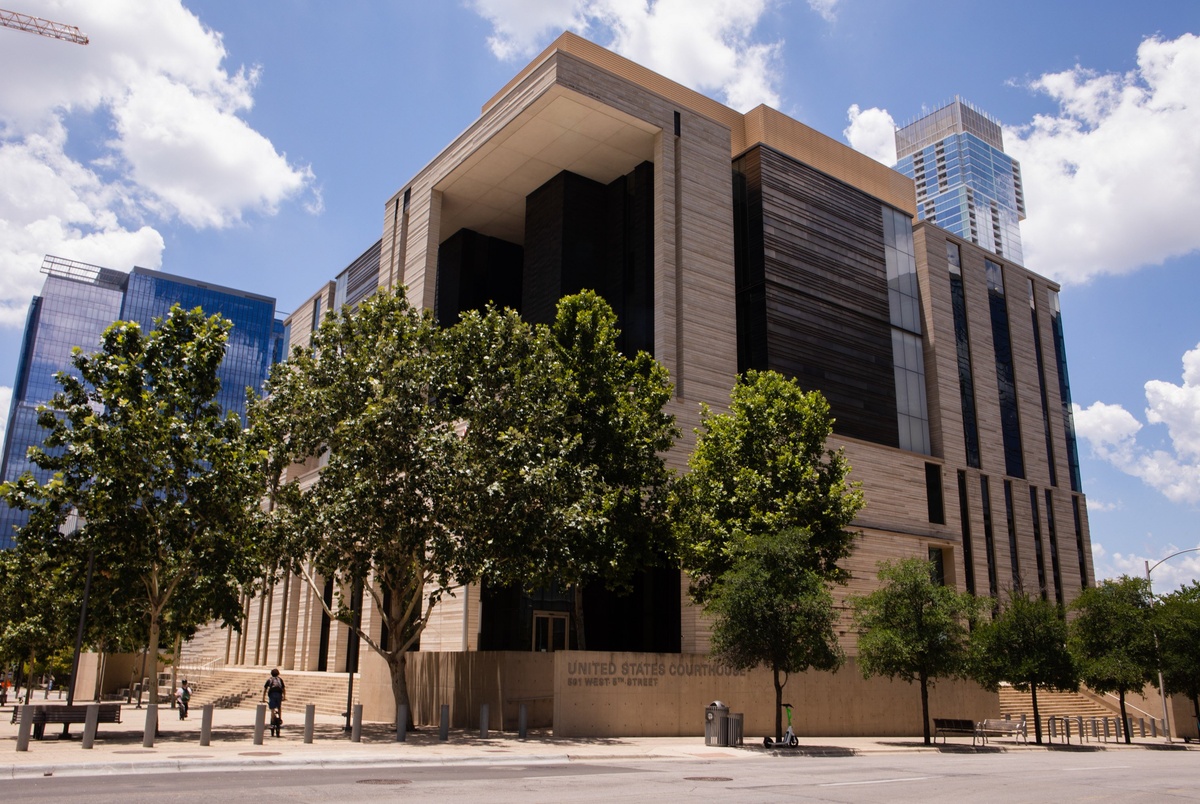 How the Supreme Court of the United States and federal courts work and affect Texans