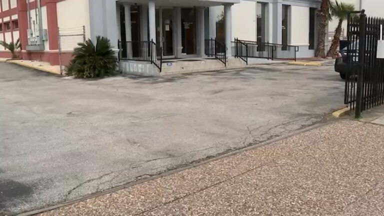 Gulfton area acupuncturist suspended after allegedly sexually touching patient