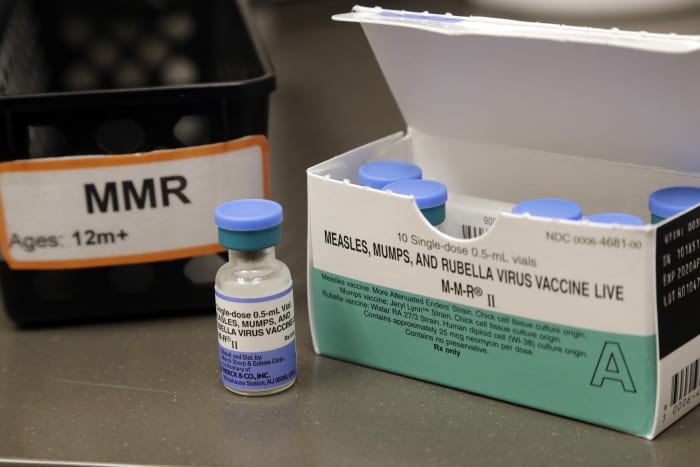 How do measles vaccination rates vary among Bexar County schools?