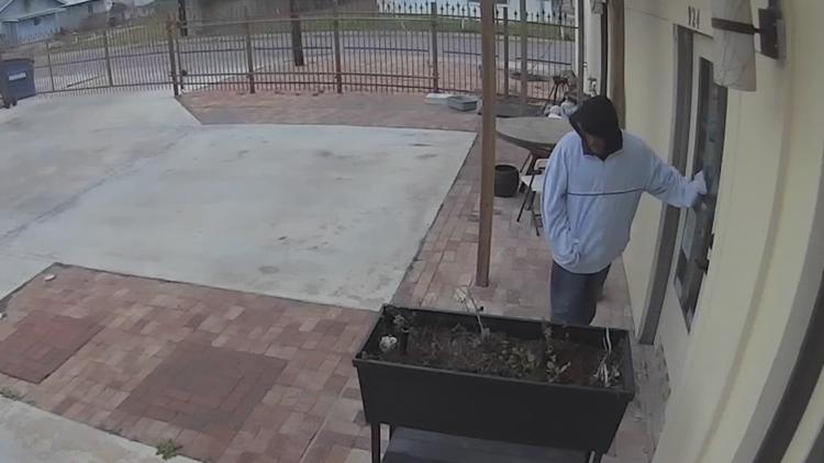 Brazen burglary caught on video at Corpus Christi Uptown restaurant