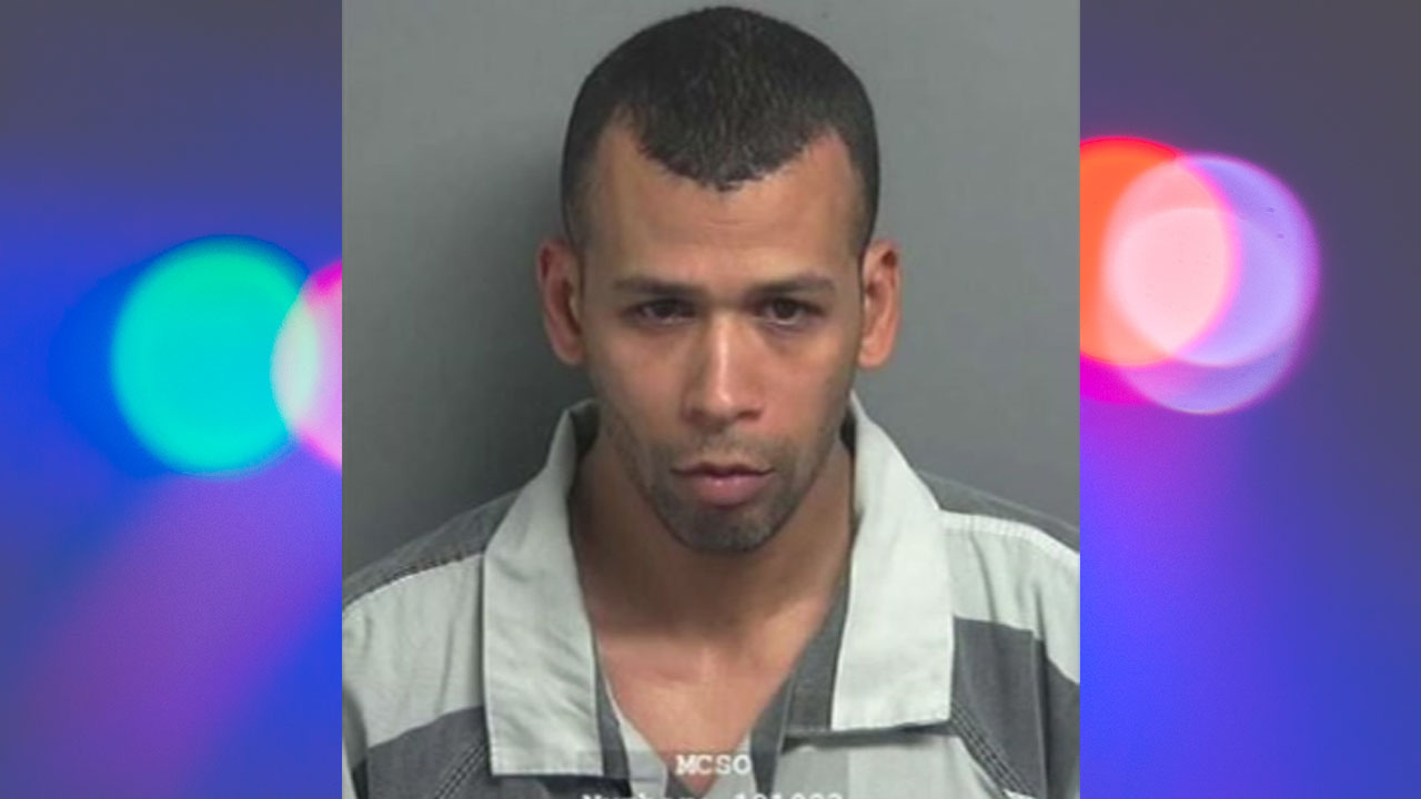 Conroe security guard accused of sending nude photo to teens