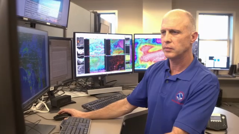 Top meteorologist at Houston NWS retires early amid Trump administration staffing cuts