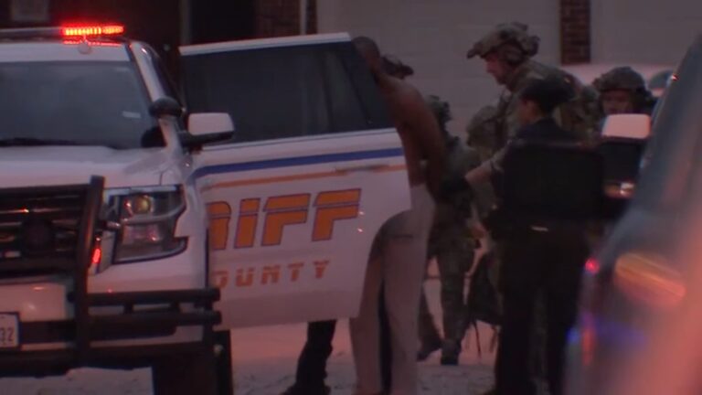 Suspect arrested after hours-long standoff in Alief area home, Harris County deputies say