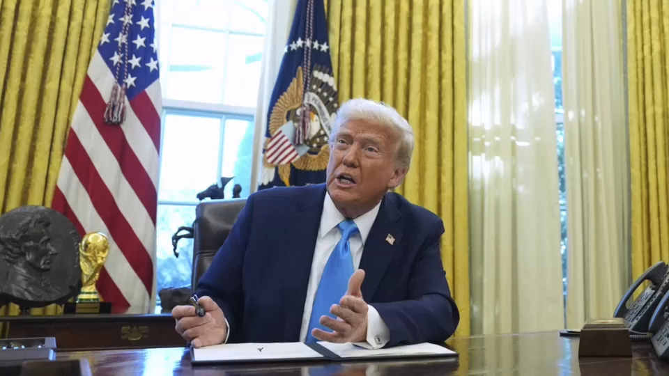 Trump orders a plan to dismantle the Education Department while keeping some core functions