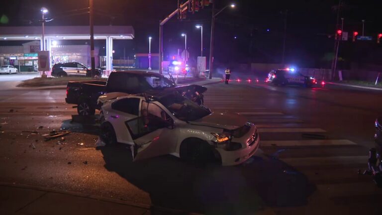 2 people injured in ‘possible DWI accident’ involving 5 vehicles on North Side, SAPD says