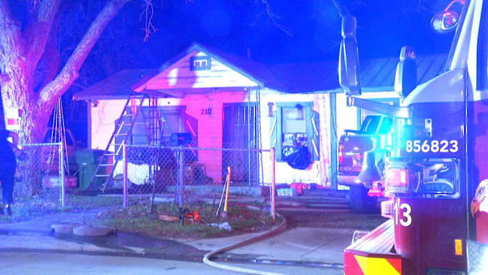 2 residents displaced after fire at East Side home, SAPD says