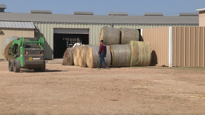 Fredericksburg rallies to aid farmers, ranchers as Crabapple Fire nears full containment