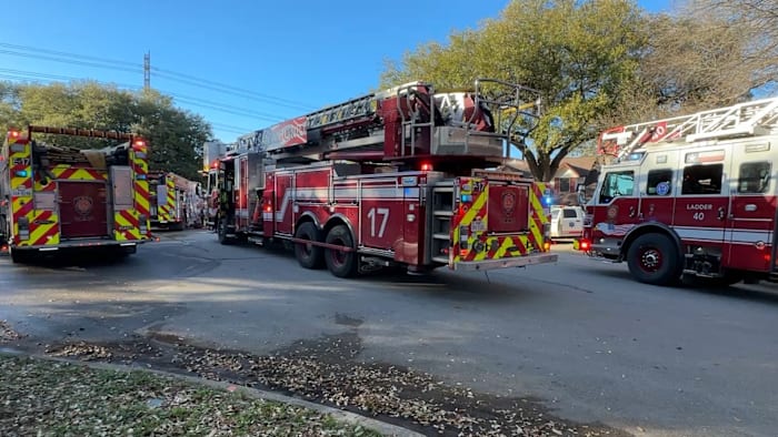 Firefighters tackle 2-alarm blaze involving 2 homes on North Side, SAFD says