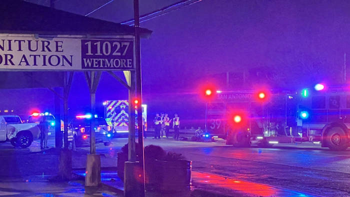 Motorcyclist killed after crashing into truck on North Side, SAPD says