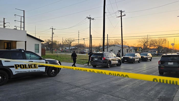 Man hospitalized after East Side shooting, San Antonio police say
