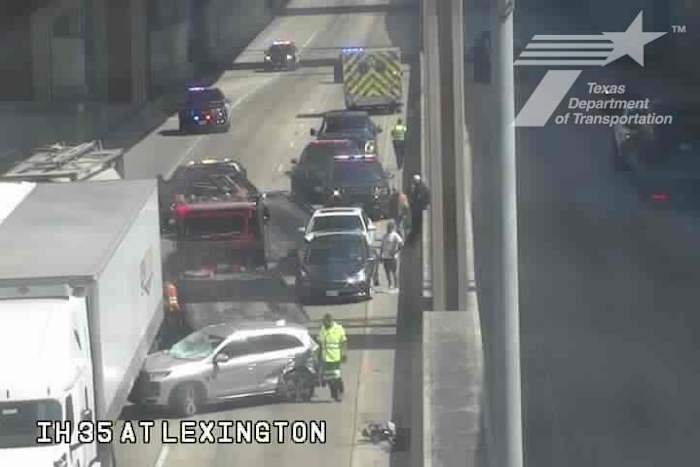 TRAFFIC ALERT: Crash shuts down both lanes on I-35 at Lexington