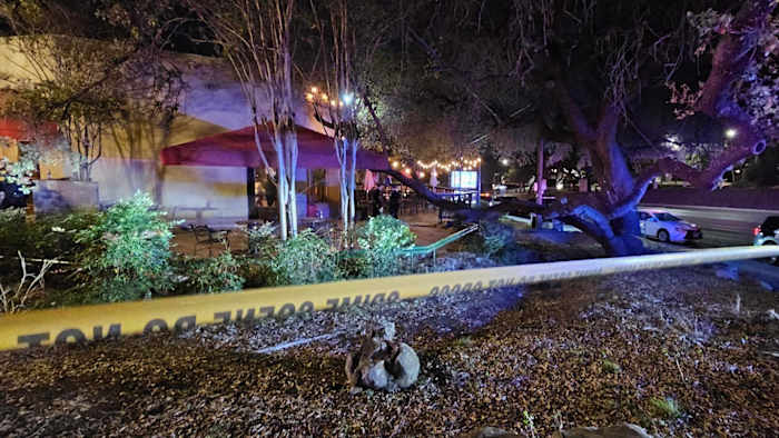 Man dies from injuries after fight, shooting at bar on Northwest Side, SAPD says