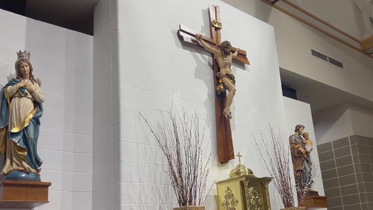 Local priest urges community to pray for Pope Francis