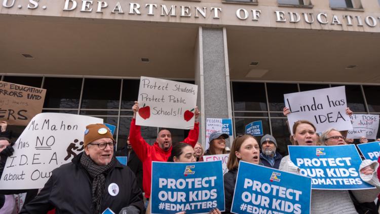 Trump to order a plan to shut down the US Education Department