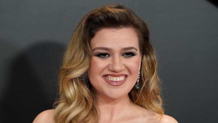 Kelly Clarkson returns to host her daytime talk show. Here's why she's been gone