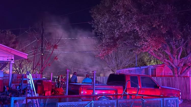 Fire crews respond to blaze in Oso Bay neighborhood, residents said they were told to evacuate