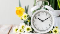 What would it be like if we didn't change the clocks for daylight saving time?