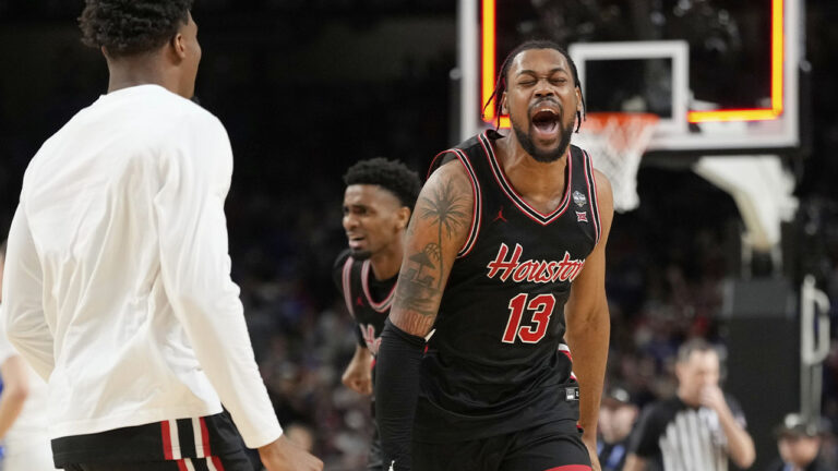 Cougars launch late 4th-quarter comeback to beat out Duke, punching ticket to NCAA Championship