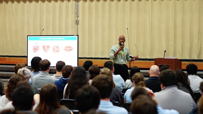 Presentations teach students, parents about teen dating violence details