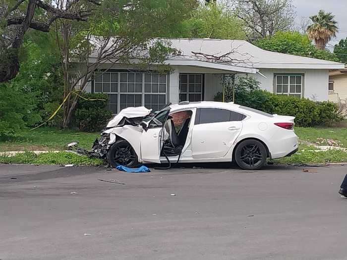 4 taken to the hospital after T-bone crash on North Side, SAPD says