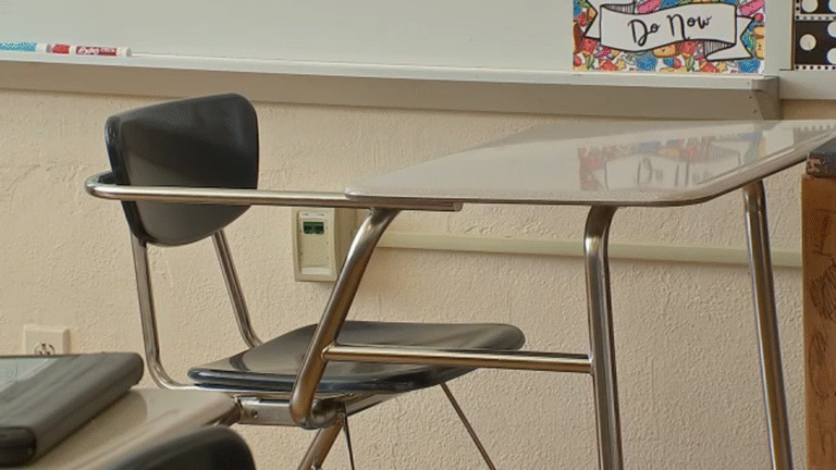 Texas lawmakers look to expand controversial merit-based teacher pay program