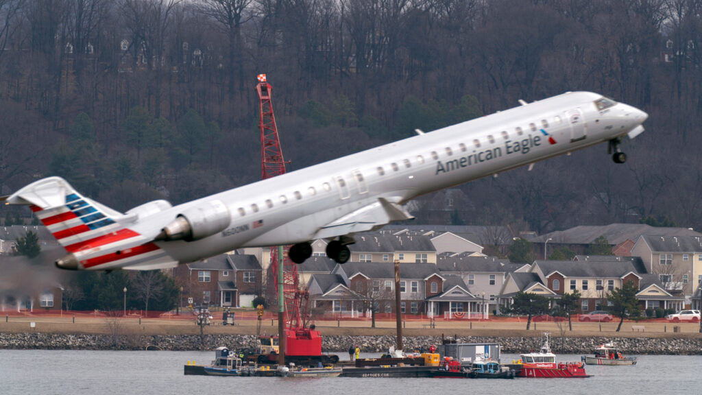 Hotline between military and air traffic controllers in Washington hasn't worked for over 3 years