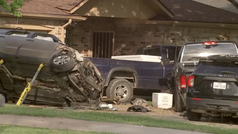 Only on 13: Video shows suspects, police crash into cars during chase through Aldine neighborhood