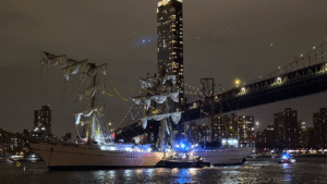 Cadet ID'd as 1 of 2 victims killed after Mexican Navy ship crashed into Brooklyn Bridge: Official
