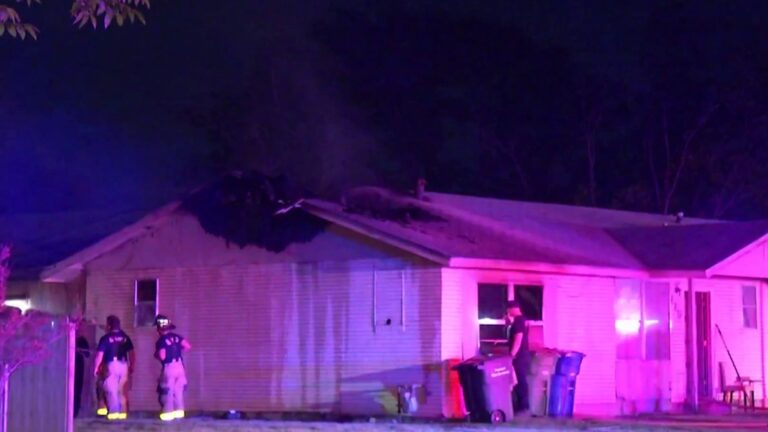 Resident displaced after fire at SE Side home, SAFD says