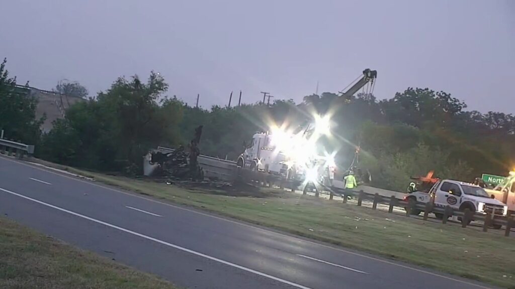 Vehicle fire on I-35 North near Lytle stalls traffic for hours