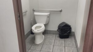 Woman who gave birth to stillborn baby in restaurant bathroom released from jail; charge dropped for insufficient evidence