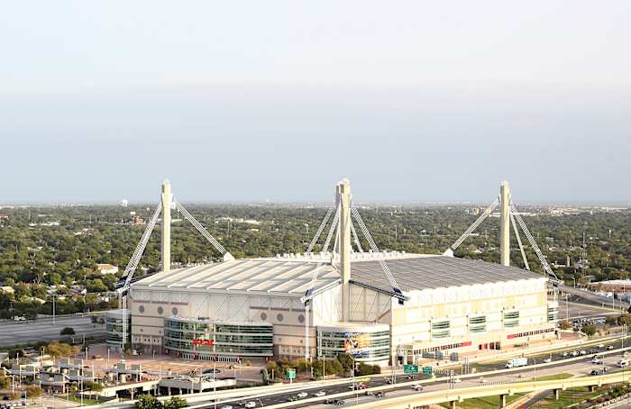 Fans react to Alamodome’s $60 price tag for parking at Post Malone, Jelly  Roll concert