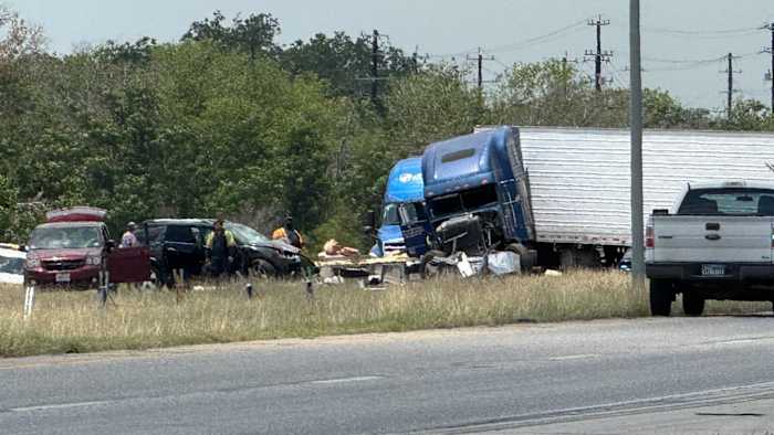 TRAFFIC ALERT: Double 18-wheeler crash closes I-35 South at New Laredo Highway