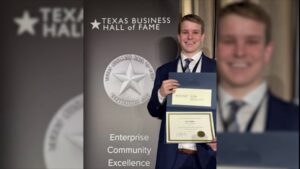 Comal ISD graduate earns realtor license before heading to college