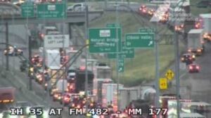 Crash on I-35 southbound causes traffic delays, Schertz police say