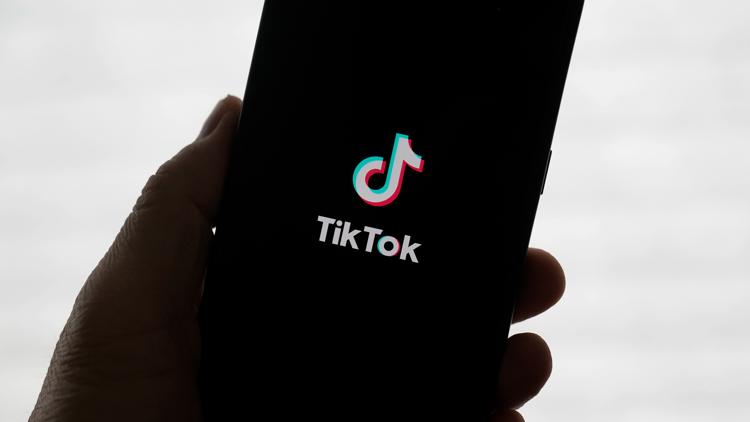 Beauty influencer shot dead during her TikTok livestream at a beauty salon in Mexico