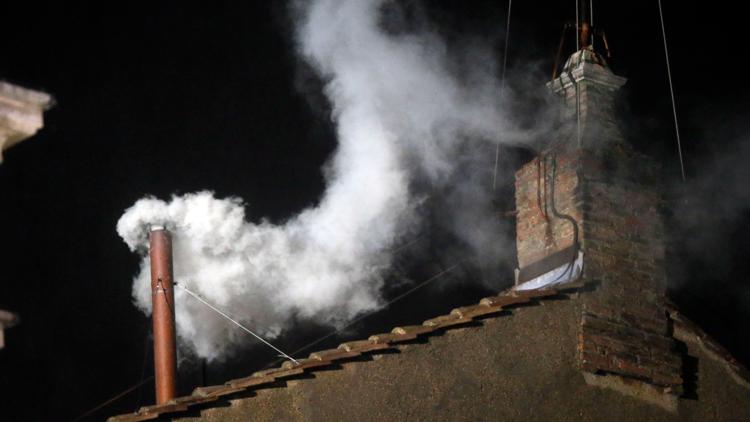 What do different color smokes mean during a conclave?
