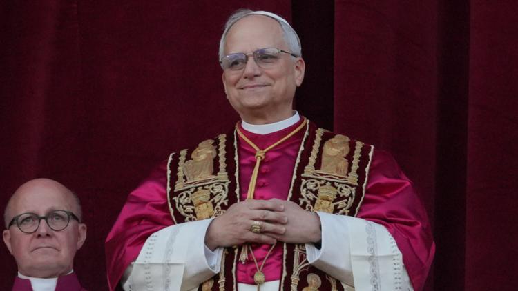 Is Chicago native Pope Leo XIV a Cubs or White Sox fan?