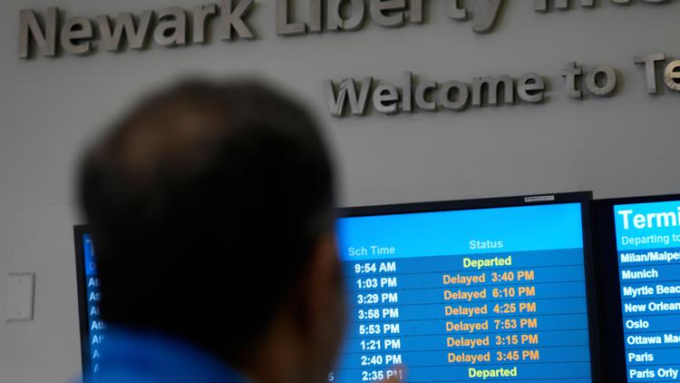Software update keeps Newark airport radar online but network concerns and flight limits remain
