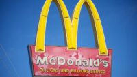 McDonald's plans to hire 375,000 U.S. workers this summer