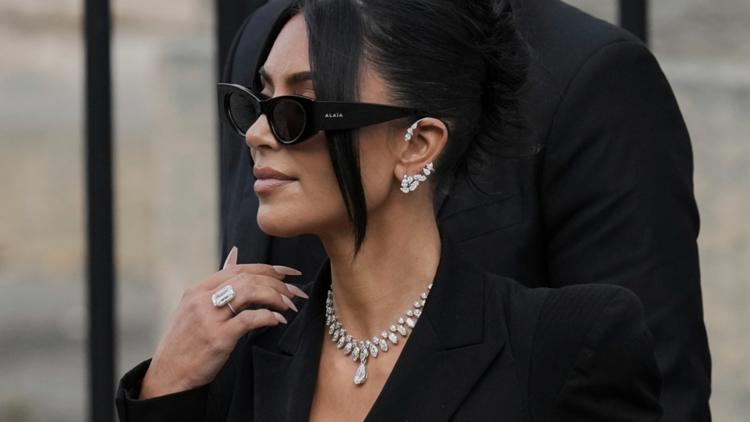 'I absolutely did think I was going to die': Kim Kardashian testifies about being held at gunpoint in Paris hotel room