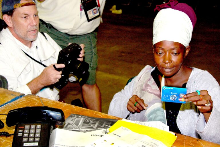 2048px-FEMA_-_15259_-_Photograph_by_Ed_Edahl_taken_on_09-10-2005_in_Texas