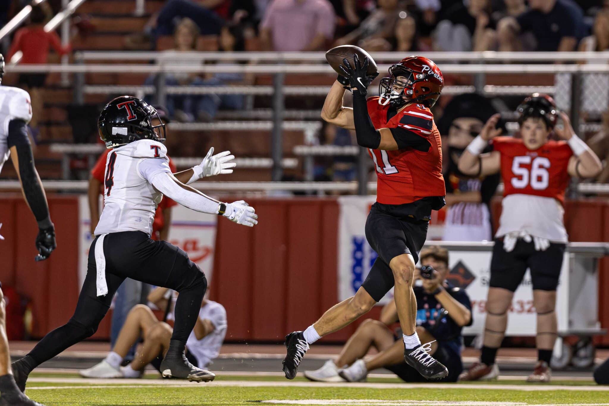 LCHS THS FB 33
